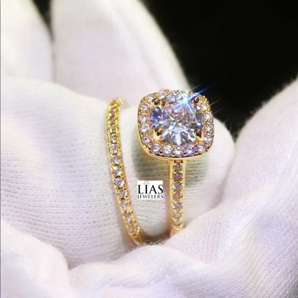New 18k yellow gold wedding ring set